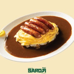 ข้าวแกงกะหรี่ไส้กรอกอาราบิกิ และไข่ข้น