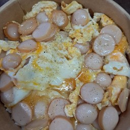 ข้าวไข่ข้นไส้กรอก