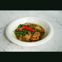 ผัดแขนงหมูกรอบ