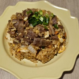 [อร่อยซ่ากับโค้ก] ข้าวญี่ปุ่นผัดหมูใส่ไข่ +  โค้ก ออริจินัล (กระป๋อง)