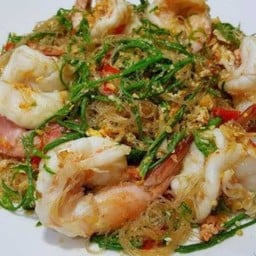 วุ้นเส้นผัดชะอมกุ้งสด
