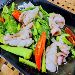 หมึกผัดคะน้า