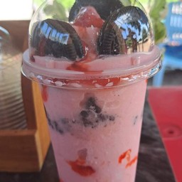 นมสดสตอเบอรี่ปั่น