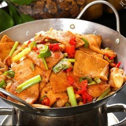 027  干锅千页豆腐 ผัดเต้าหู้หมูสามชั้น