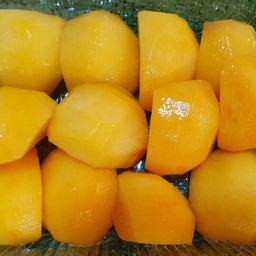 ลูกพลับสด