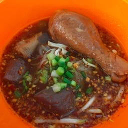 ก๋วยเตี๋ยวไก่ตุ๋นซ้ออ้อย ไม่มีสาขา