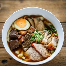 กวยจั๊บสุพรรณบุรี(กวยจั๊บแชมป์สุพรรณ สาขาลพบุรี) สาขาลพบุรี