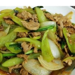 ผัดพริกหยวกเป็นกับข้าว