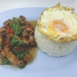 ข้าวกะเพราหมูกรอบ