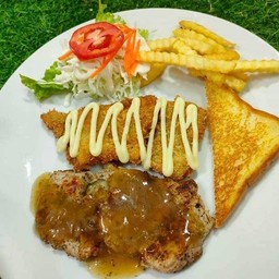 สเต็กหมูสันนอก+ปลาดอลลี่ทอดกรอบ