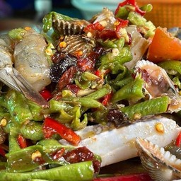 ตำถั่วกุ้งสดปูม้า