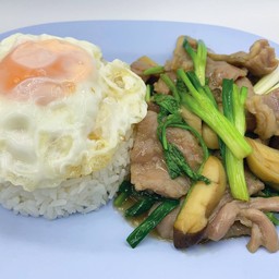 ข้าวเนื้อผัดน้ำมันหอย