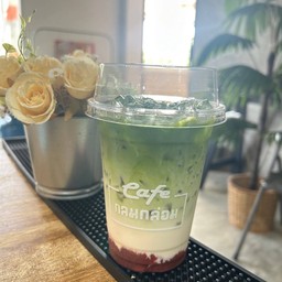 สตอเบอรี่-นมสด-มัทฉะ