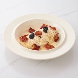 Carbonara with truffle