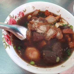 ก๋วยจั๊บ ตั๊กม้อ