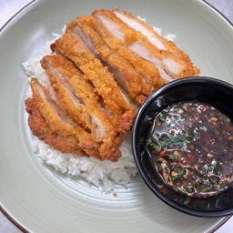 ไก่กรอบซอสกระเพา