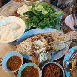 ต้มเลือดหมูยกซด  ต.โต้ง รวมแพทย์