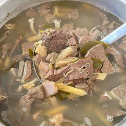 ก๋วยเตี๋ยวเรือ ป้ารัชข้างเซเว่น