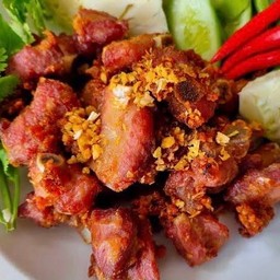 แหนมกระดูกหมูทอด