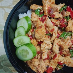 ข้าวหน้ากะเพราไก่