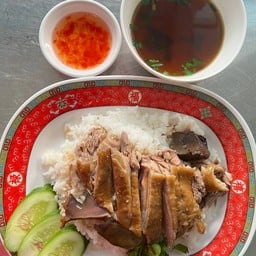 ข้าวหน้าเป็ดพะโล้