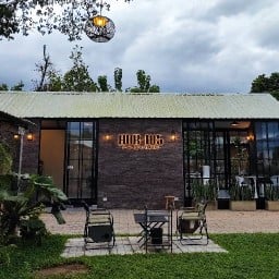 HUB-105 Cafe & Restaurant แม่สอด
