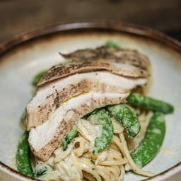 พาสต้า อัลเฟรโด่ อกไก่