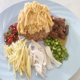 ข้าวคลุกกะปิ