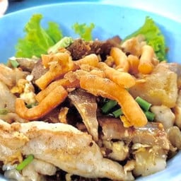 ก๋วยเตี๋ยวคั่วไก่