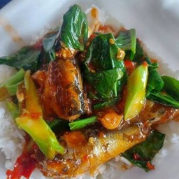 ข้าว คะน้าปลากระป๋อง