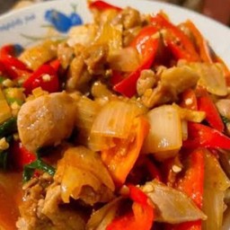 ผัดพริกเผาเป็นกับข้าว