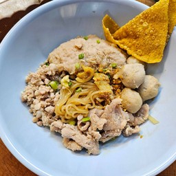 หมูรวมแห้งซอสดำ