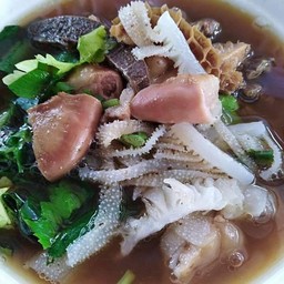 砂锅牛肉鲜  เครื่องในวัวหม้อไฟ