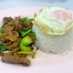 ข้าวหมูกระเทียม