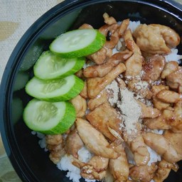 ข้าวหน้าหมูกระเทียม