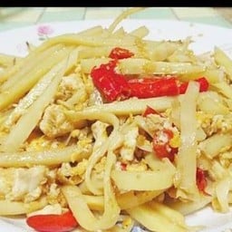 ข้าว+ผัดหน่อไม้ใส่ไข่