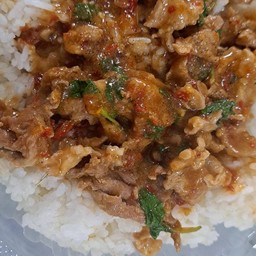 กะเพราหมูชิ้น