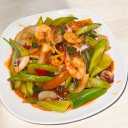 ผัดเปรี้ยวหวานกุ้ง-ปลาหมึก