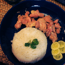 ข้าวหน้าหมูตุ๋นฉ่ำๆ น้ำจิ้มซีฟู๊ด - แม่บัว