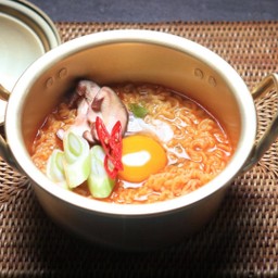No.057 라면 รามยอน ( Ramen Young )