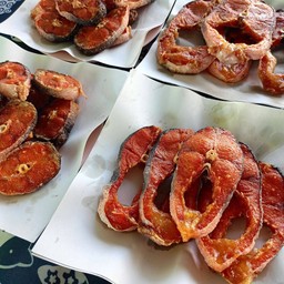 ปลาสวายแดดเดียว 3-5 ชิ้น