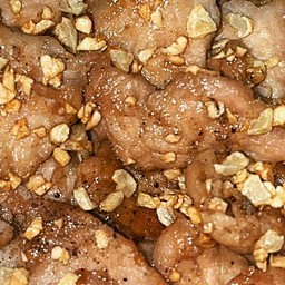 หมูกระเทียมพริกไทย(กับข้าว)