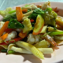 ผัดผักรวมกุ้ง