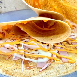 ซอสเผ็ดเกาหลี+ไส้กรอก+แฮม+ปูอัด+ชีสดิป