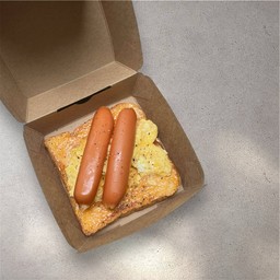 Toast ไข่ข้น+ไส้กรอก