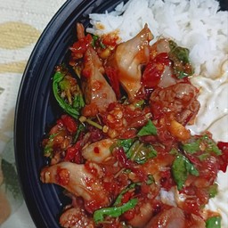ข้าวหน้ากะเพราเครื่องใน