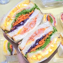 แซนวิชสลัดไข่+ปูอัด