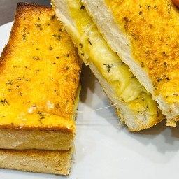 ขนมปังกระเทียมชีส