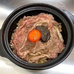 ข้าวอบเนื้อวากิวสไลด์ทรัฟเฟิล + ไข่ดอง