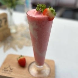 Strawberry Yogurt Smoothie